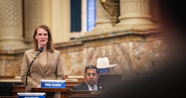 펜실베이니아의 자폐아 의원들은이 장애에 대한 트럼프-케네디 접근법을 비난합니다
    


