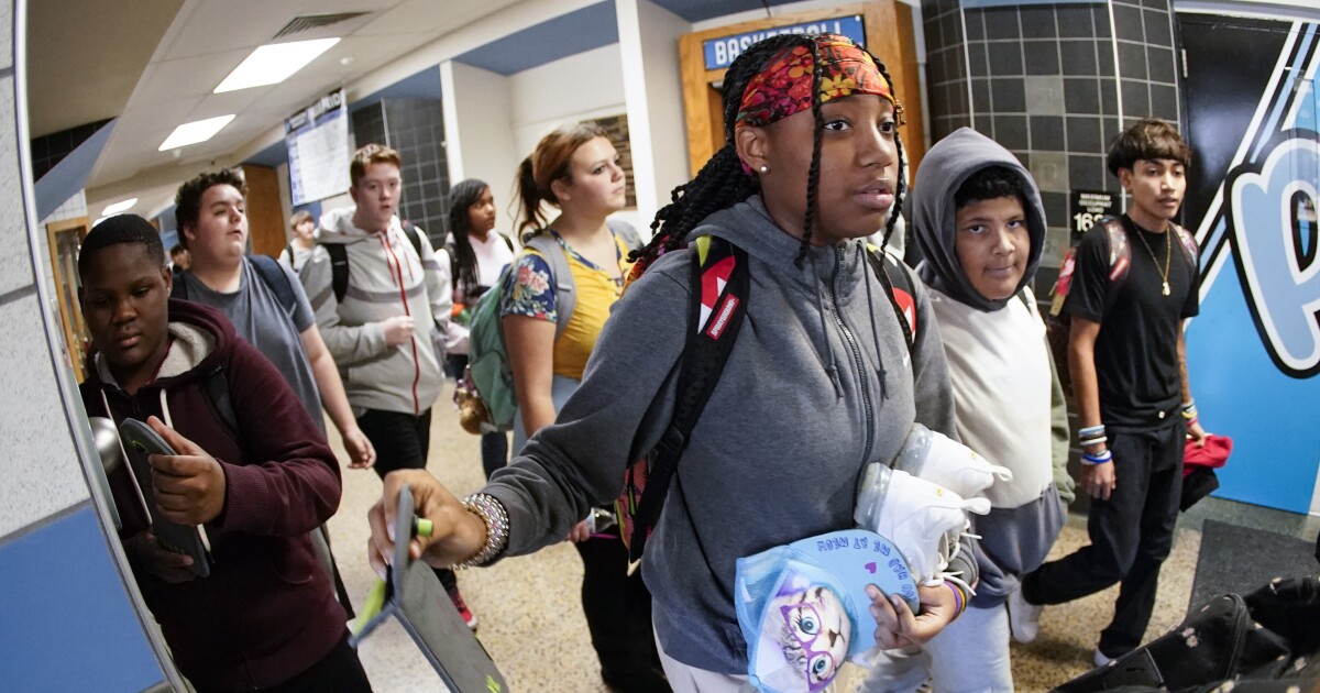 피츠버그 학교는 주 전역의 휴대폰 금지에 대해 엇갈린 감정을 가지고 있습니다.