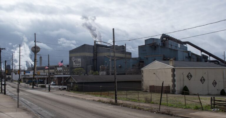 Allegheny 카운티 의회는 1년 동안 지연된 후 오염자에 대한 더 높은 수수료를 승인했습니다.
    


