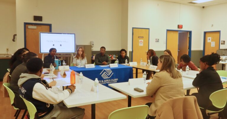 Allegheny 카운티 청소년과 선출직 공무원: 정신 건강 지원과 여러분의 시간이 필요합니다.
    


