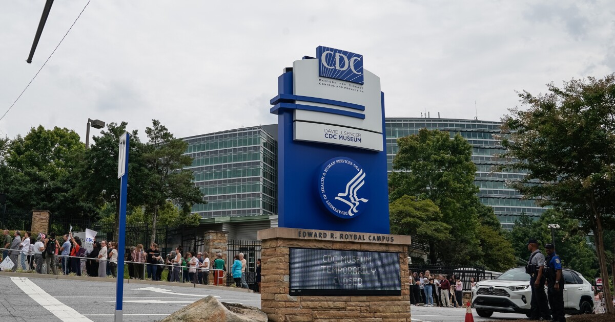 CDC는 백신이 자폐증을 유발할 수 있다고 주장합니다. 그리고 오늘 트럼프와 맘다니가 만나요