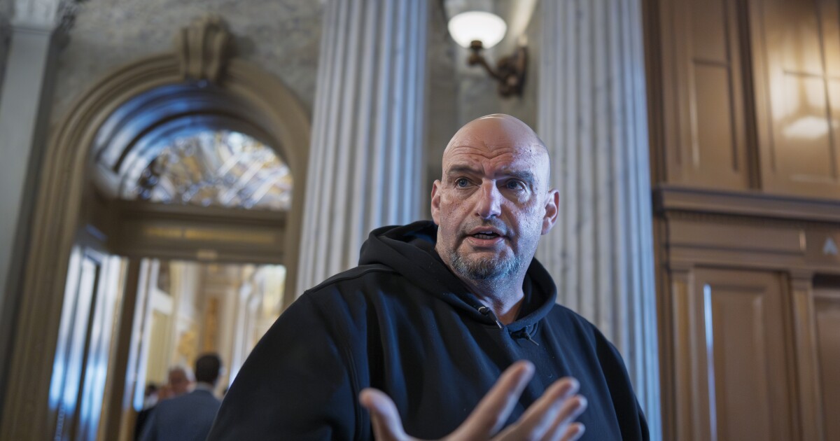 UPMC에서 석방된 Pa. 상원의원 Fetterman, 가을 심장 에피소드 후 Braddock으로 집으로 돌아옴