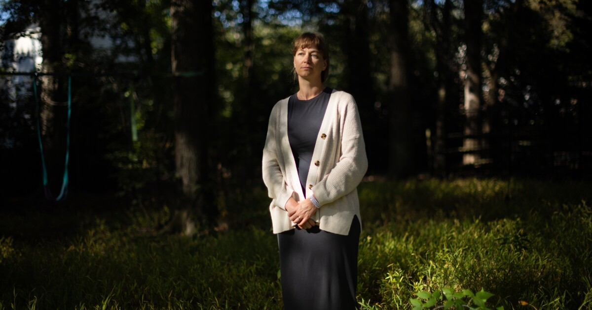 그녀는 셧다운 기간 동안 트럼프 대통령을 비난했다. 이제 그 사람은 휴가를 냈어