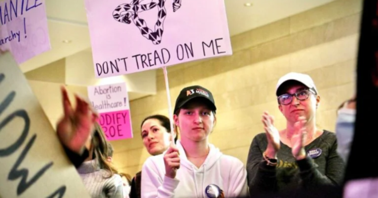 내년 선거에서는 낙태가 펜실베니아 주에서 합법적인지, 아니면 어떻게 금지되는지가 결정될 수 있습니다.
    


