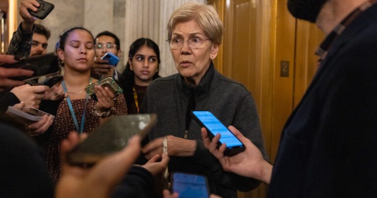상원 의원들은 정부를 재개하기로 합의했습니다. 그리고 각국은 기후 회담을 위해 모입니다.
    


