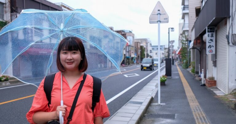 엄격한 성 역할로 인해 여성들이 일본 시골을 떠나고 있습니다.
    


