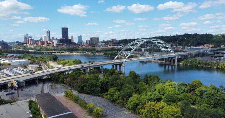 총기류, 탄산음료세, 유급 병가: 펜실베이니아주 대법원 판결이 도시를 형성한 방식
    


