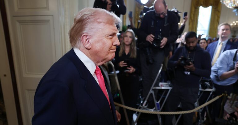 트럼프는 경제성 문제를 해결합니다. 그리고 국경순찰대가 샬럿으로 향하고 있어요
    


