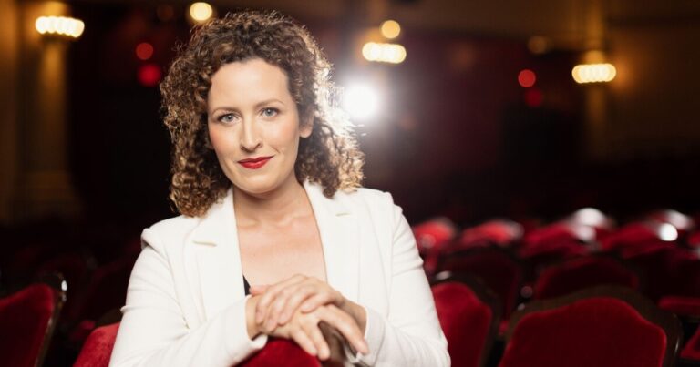 Mt. Lebanon 졸업생의 새 오페라 'Time to Act'는 대량 총격 사건의 피해를 탐구합니다.
    


