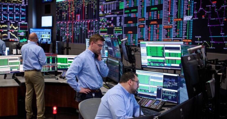 데이터 센터는 선불로 비용을 지불해야 할까요, 아니면 자체 발전소를 건설해야 할까요?
    


