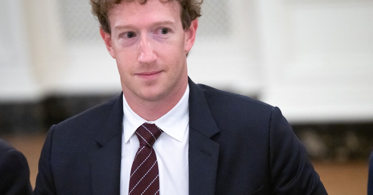 마크 저커버그는 오늘 배심원단을 앞두고 있다. 그리고 DHS 최고 대변인이 사임했습니다.