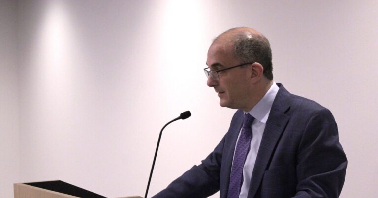 월넛 캐피탈(Walnut Capital)은 오랫동안 기다려온 오클랜드 프로젝트에서 저렴한 주택을 중단하려고 합니다.
    


