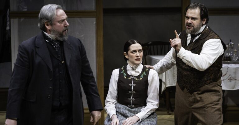 이번 주말에 할 일: 흑인 역사 기념 행사, 피츠버그 글래스 센터(Pittsburgh Glass Center)의 지역 예술가 스포트라이트
    


