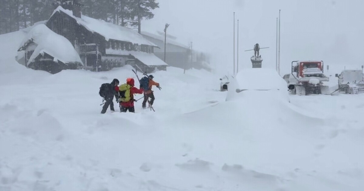 캘리포니아 눈사태로 백컨트리 스키어 8명 숨지고 1명 실종