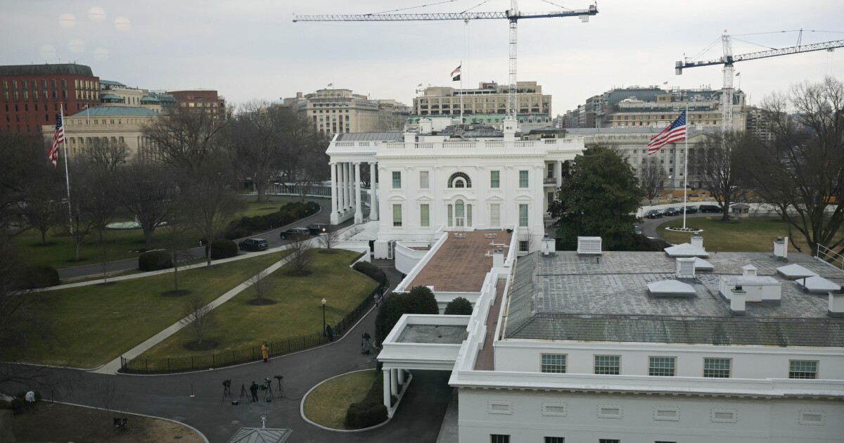 트럼프의 연회장 프로젝트는 당분간 계속될 수 있다고 법원은 밝혔다