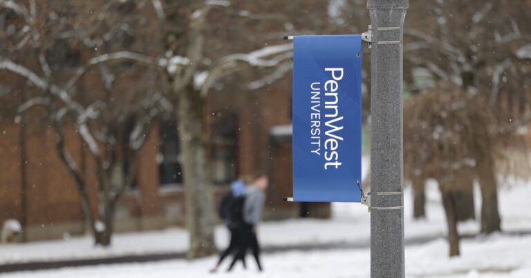 펜실베니아가 운영하는 대학의 봄 등록이 활발합니다.
    


