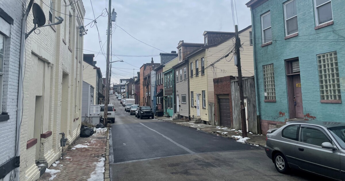 피츠버그 노스사이드의 단기 임대차에서 두 번째 총격 사건이 발생해 주민들이 규제를 요구하고 있습니다.