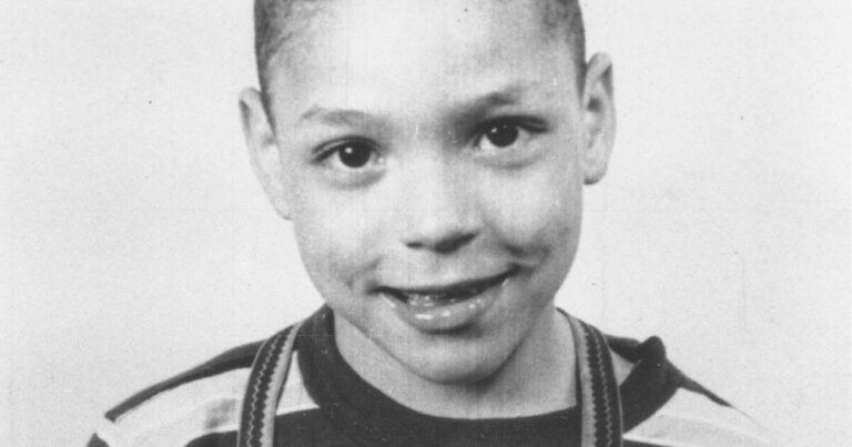 피츠버그가 어거스트 윌슨을 어떻게 형성했는지에 대한 새로운 전기 중심
    


