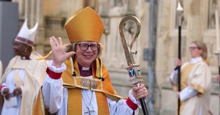 1,400여년 만에 처음으로 영국성공회에 여성 지도자 탄생
    


