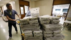 Allegheny 카운티는 5월 예비선거를 앞두고 투표용지 반환 장소와 장외 투표 장소를 승인했습니다.