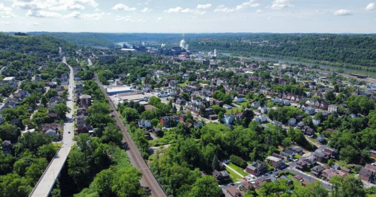 Summer Lee 의원은 저렴한 주택을 보존하기 위해 연방 기금 300만 달러를 발표했습니다.
    


