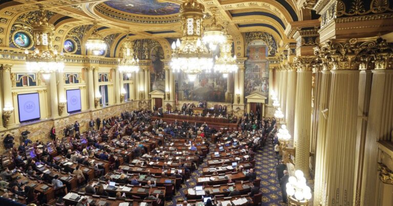 경제를 활성화하고 펜실베니아에 일자리를 추가하기 위해 만들어진 데이터 센터 세금 감면으로 인해 주정부에서 수십억 달러의 수익이 발생할 수 있습니다.
    


