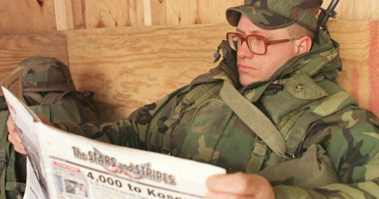 국방부는 성조기를 "깨어났다"고 말한 후 통제를 강화했습니다.
    


