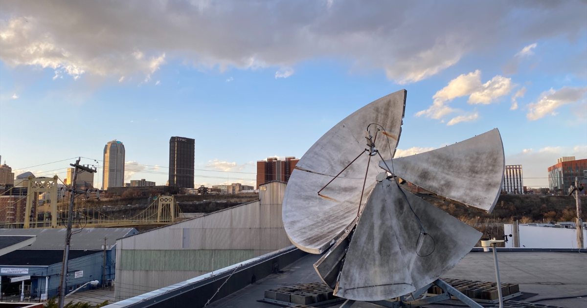 돌풍이 펜실베니아주 서부 피츠버그를 휩쓴 후 230,000명 이상이 정전되었습니다.