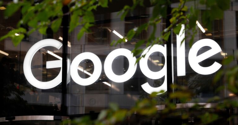 법원이 개인 정보 보호 문제를 고려함에 따라 경찰은 온라인 검색을 기반으로 용의자를 찾고 있습니다.
    


