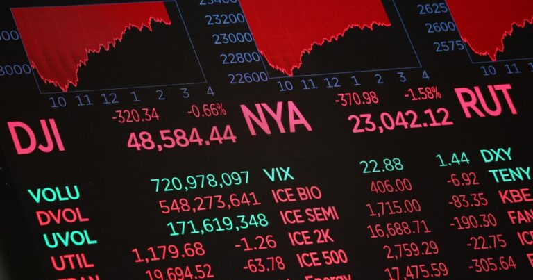 불안한 주식시장이 걱정되시나요? 재정 상담가가 제안하는 방법은 다음과 같습니다.
    


