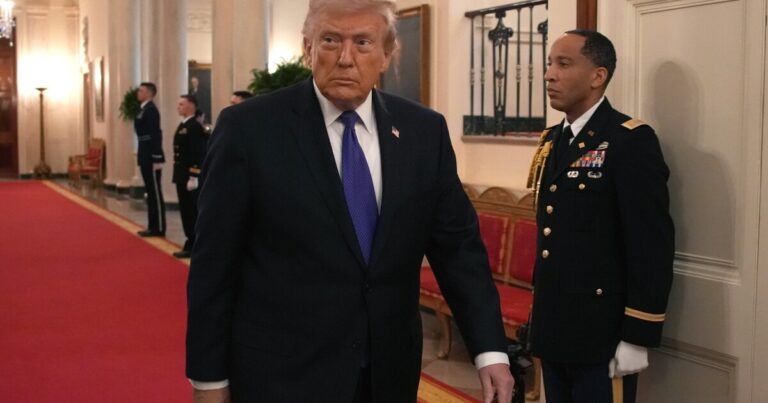 트럼프, 이란 공격 옹호하고 군사작전 목표 제시
    


