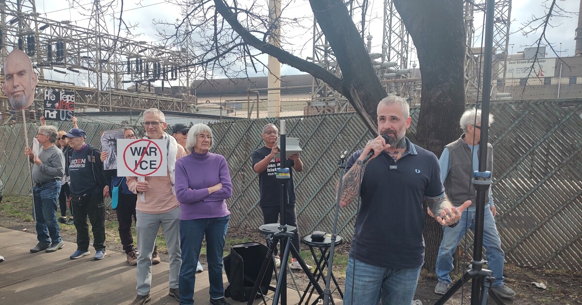 페터먼은 자신을 지지했던 민주당원들을 ‘배신’했다고 1월 6일 봉기 당시 경찰관이 공격했다고 말했습니다.