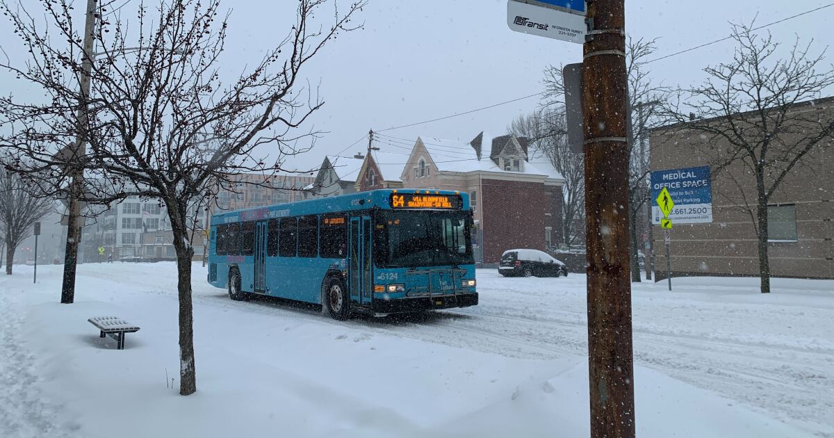 피츠버그 지역 대중교통(Pittsburgh Regional Transit)은 버스 노선 개편의 새로운 초안을 발표했습니다.