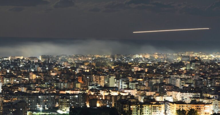 헤즈볼라, 미국과 이스라엘 비행기가 이란을 강타하자 이스라엘을 공격
    


