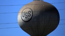 환경 단체는 몬강에 기름을 방출한 US Steel을 고소할 예정입니다.