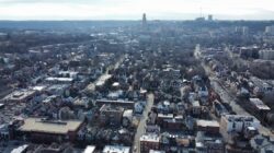 Allegheny 카운티 청소년 취업 프로그램에서 지원자를 찾고 있습니다.