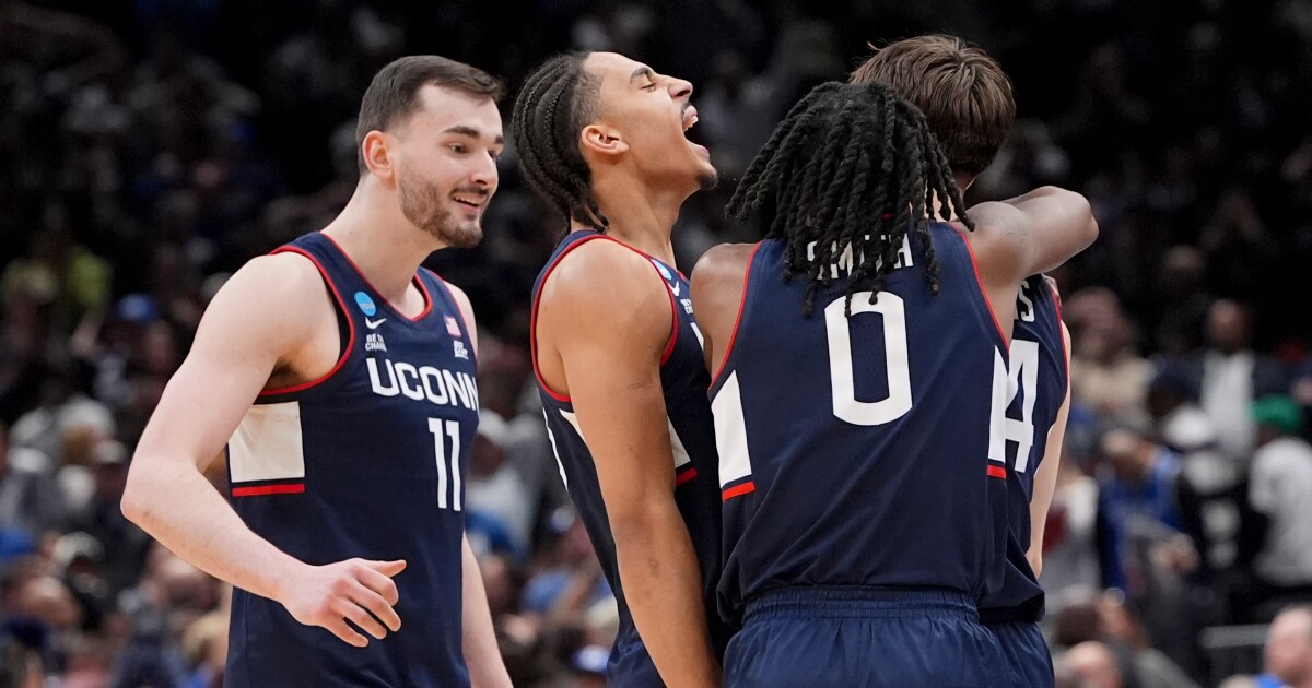 Final Four는 UConn의 멋진 Duke와 함께 일리노이, 애리조나, 미시간에 합류할 예정입니다.