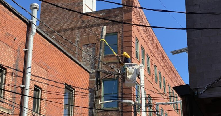 Pa. 요금 케이스는 데이터 센터 비용으로부터 주거용 전기 고객을 보호합니다.
    


