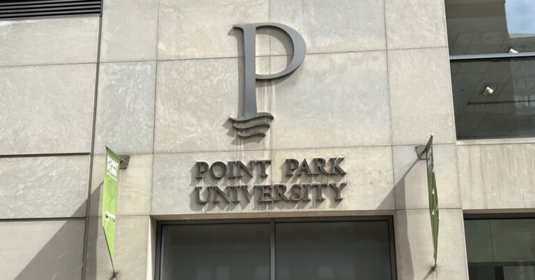 Point Park는 주 기금을 사용하여 학생들에게 신선하고 건강한 음식을 무료로 제공합니다.
    


