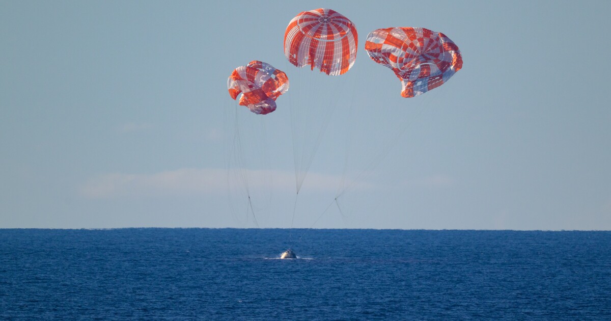 달까지의 회오리바람 임무를 마치고 우주비행사들이 집으로 돌아왔습니다. 다음 단계는 다음과 같습니다.