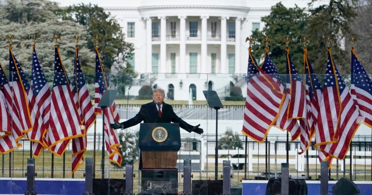 법무부는 1월 6일 폭도들에 대한 음모 유죄 판결을 내리기 시작했습니다.
    


