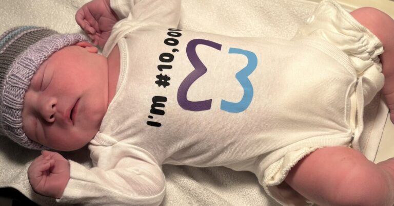 서부 펜실베니아의 유일한 독립형 출산 센터, 10,000번째 아기 축하
    


