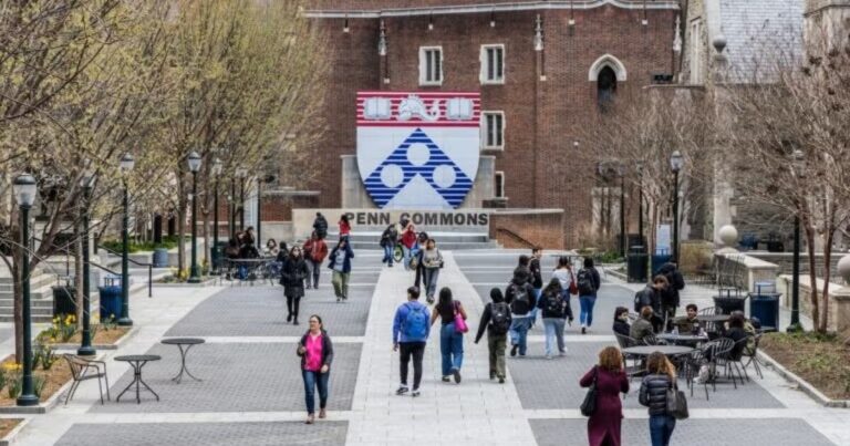 연방 판사는 Penn에게 차별 조사의 일환으로 유대인 직원에 대한 정보를 넘겨달라고 명령했습니다.
    


