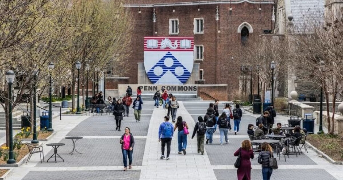 연방 판사는 Penn에게 차별 조사의 일환으로 유대인 직원에 대한 정보를 넘겨달라고 명령했습니다.