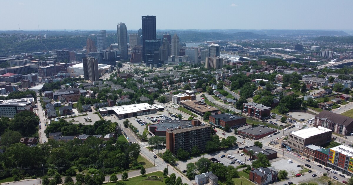 재투자 기금은 피츠버그 힐 디스트릭트의 4개 개발 프로젝트를 지원합니다.