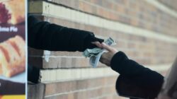 전투적인 PR 회사와 연계된 비영리 단체가 펜실베니아의 최저 임금 인상에 반대하고 있습니다.