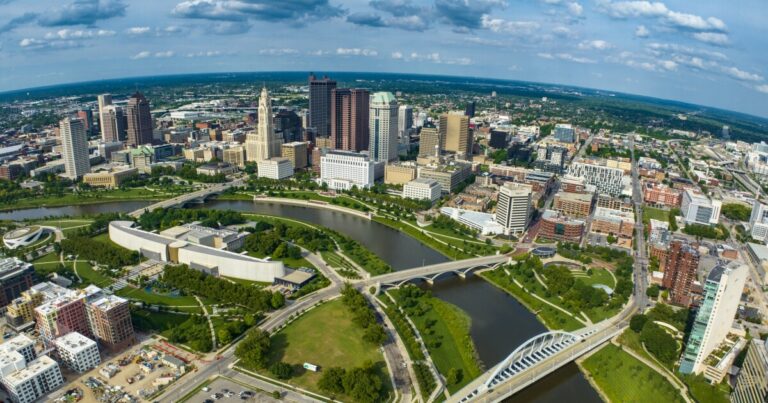 판사, 재판까지 지역 TV 거대 넥스타의 라이벌 테그나 인수 중단
    


