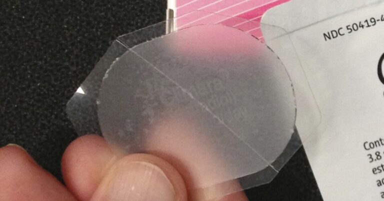 펜실베니아 여성들이 폐경기 호르몬 치료를 위한 에스트로겐 패치를 찾기 위해 애쓰는 이유
    


