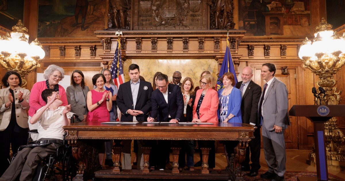펜실베니아 주지사 Shapiro는 장애 서비스, 데이터 보호를 강화하라는 명령에 서명했습니다.