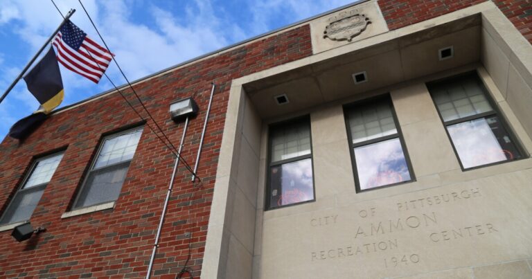 피츠버그 레크리에이션 센터, 청소년 프로그램, NFL 드래프트 기간 동안 원격으로 학습하는 학생들에게 개방
    


